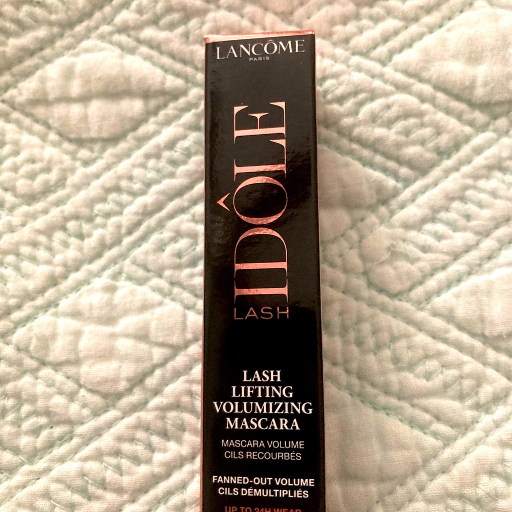 Lash Idôle Lash-Lifting & Volumizing Mascara